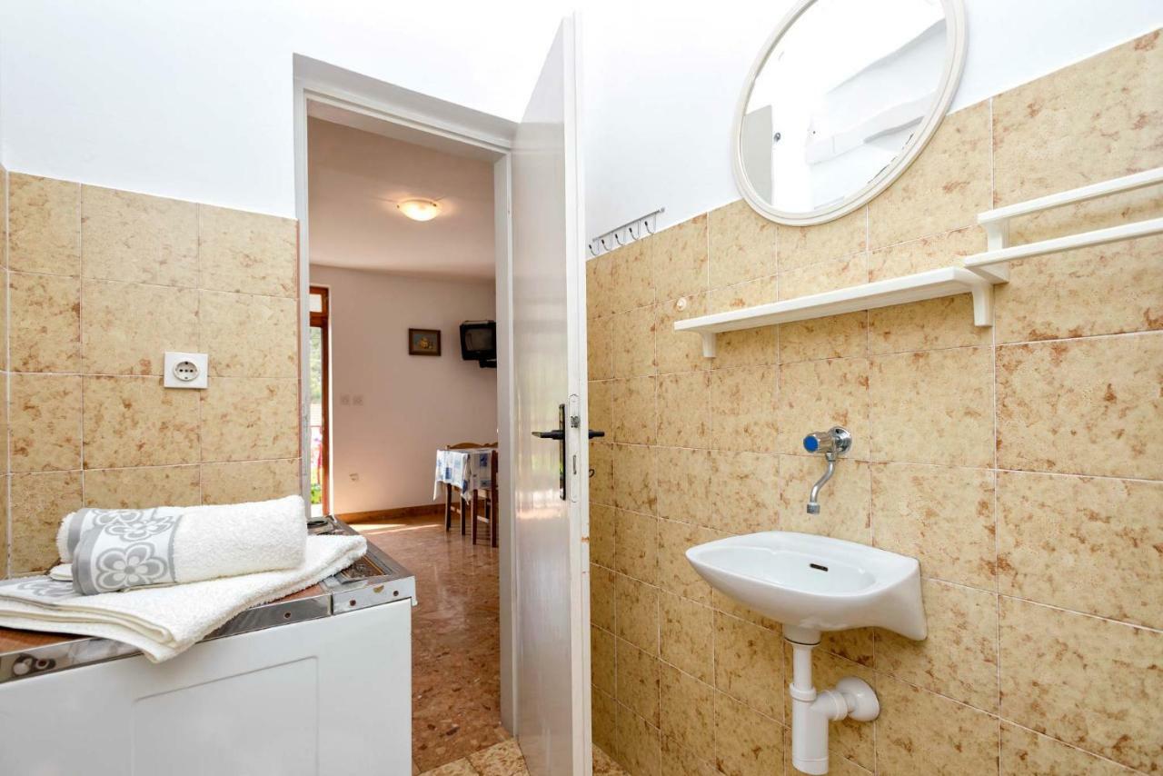 Apartments Franko Jelsa  Zewnętrze zdjęcie
